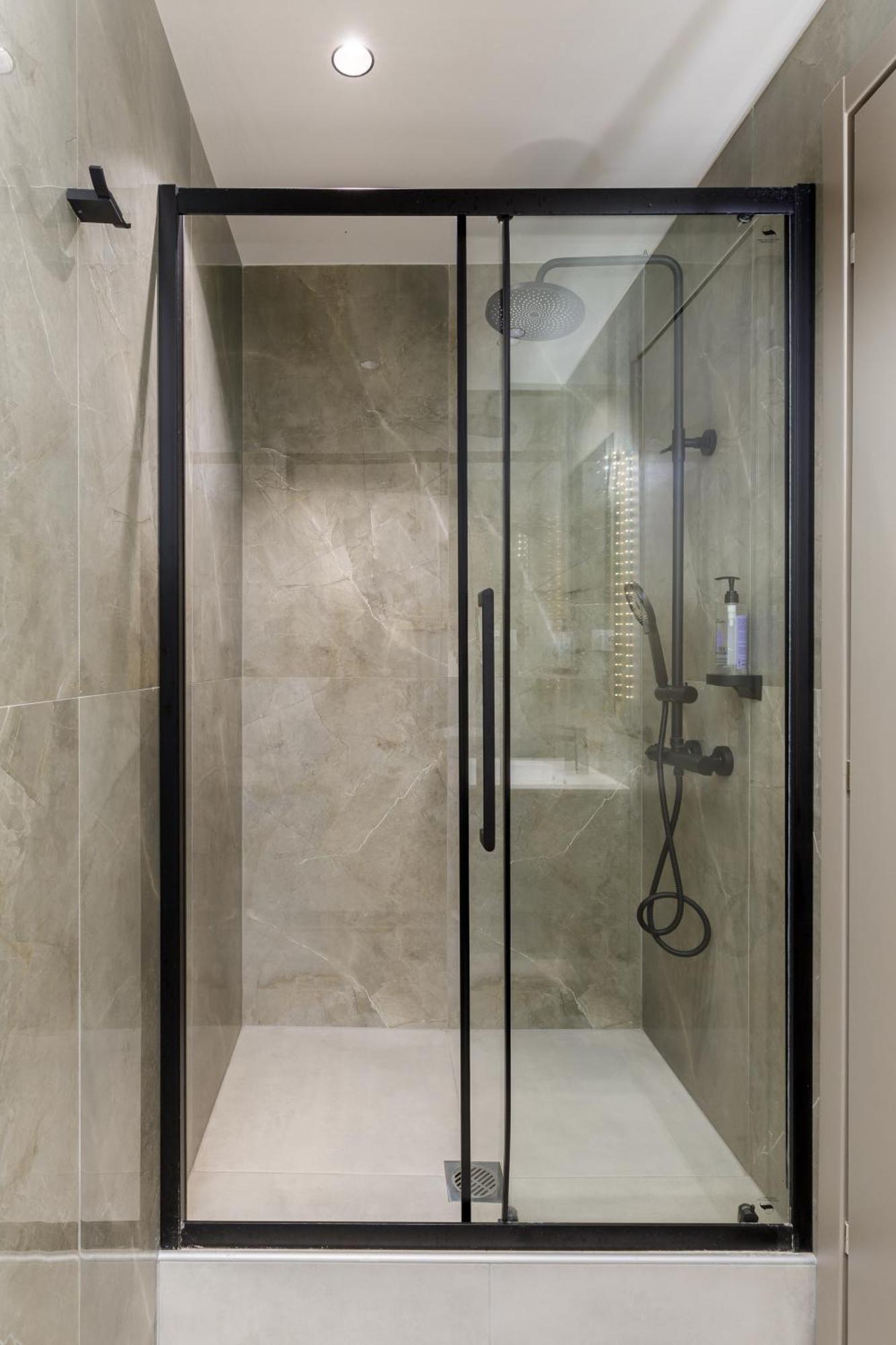 Aura F24 Apartments By Halu! - Vibrant Neighbourhood Salonicco Esterno foto